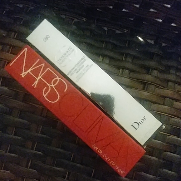 High end makeup bundle - Picture 2 of 4